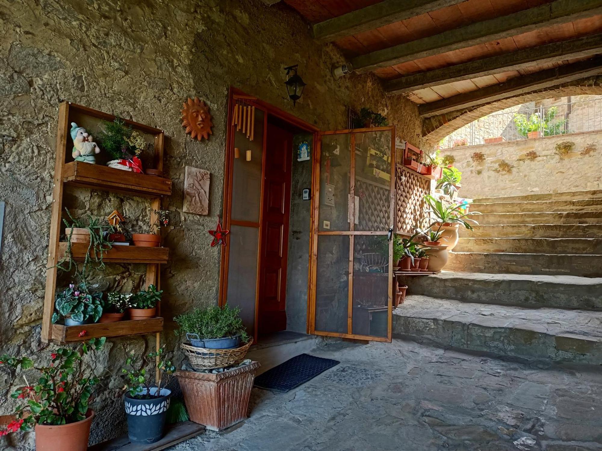 Villa Il Borgo Antico à Monte del Lago Extérieur photo