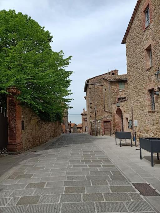 Villa Il Borgo Antico à Monte del Lago Extérieur photo