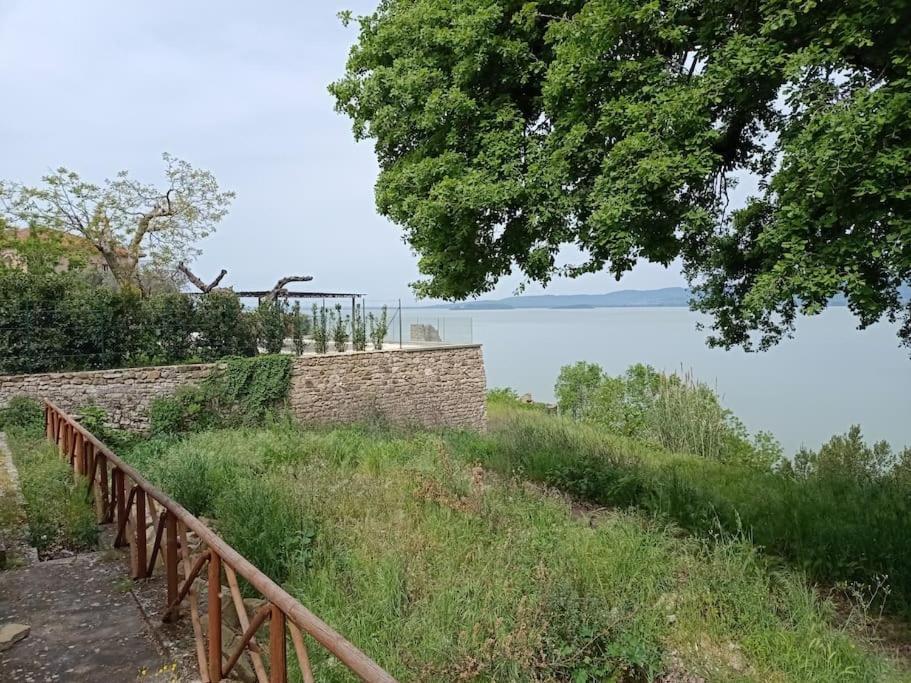 Villa Il Borgo Antico à Monte del Lago Extérieur photo