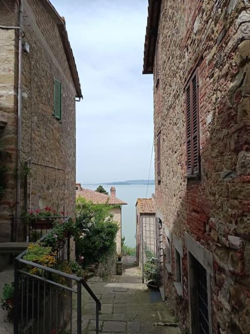 Villa Il Borgo Antico à Monte del Lago Extérieur photo